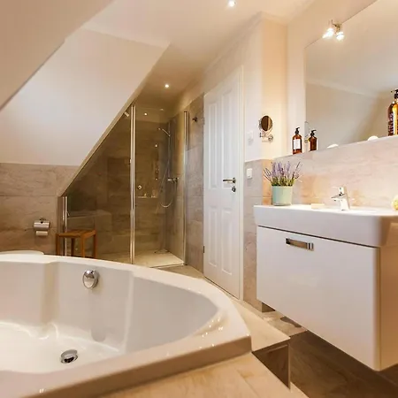 Ferienhaus, Fuhlendorf, Cleaning Included بيت للعطل *